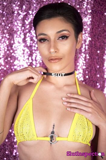 Full leaked Slut collar private onlyfans photo