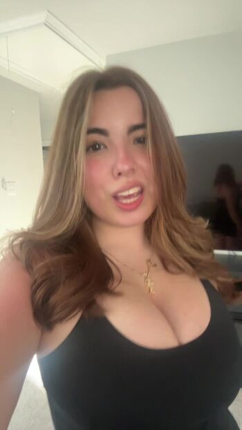 Full leaked Persian/ private onlyfans photo