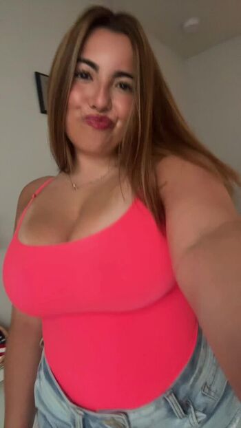 Full leaked Who is this / private onlyfans photo