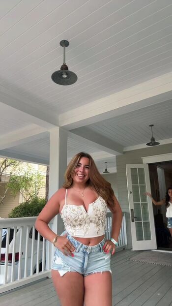 Full leaked Ttahlula/ private onlyfans photo