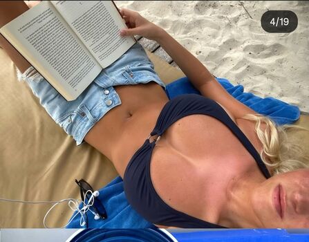 Full leaked Sofie houman page private onlyfans photo