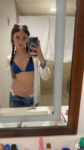 Full leaked Soggyalien private onlyfans photo