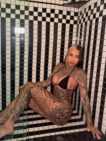 Full leaked Split tongue bri private onlyfans photo