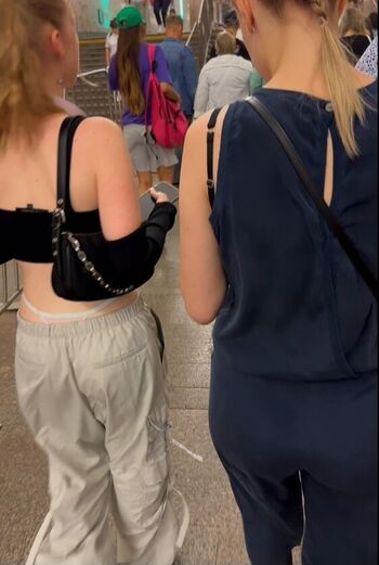 String Voyeur