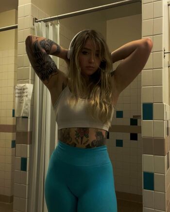 strongwaifu