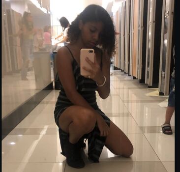 Suelen Dias