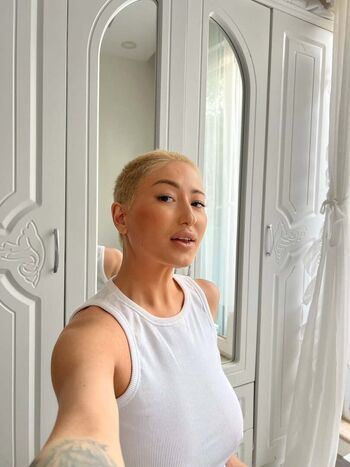 Full leaked Suzannakurman private onlyfans photo