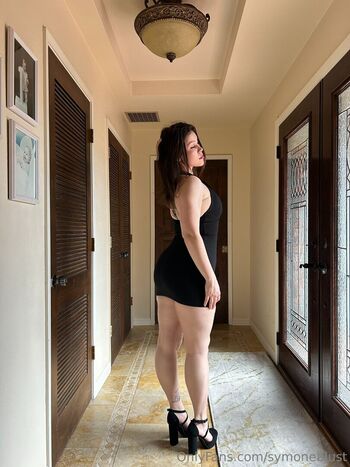 Full leaked Symone blust private onlyfans photo