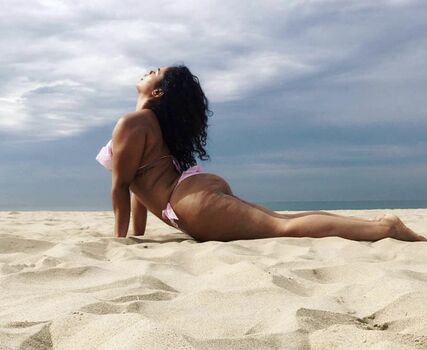 Tabria Majors