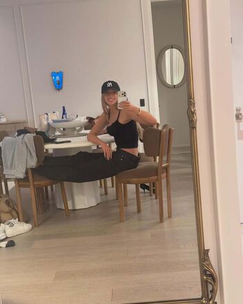 Full leaked Tate mcrae page private onlyfans photo