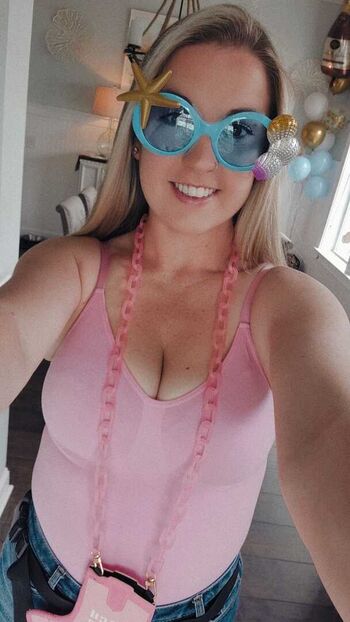 tatted_blonde_bombshell