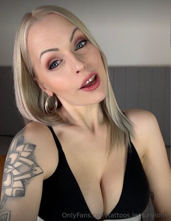 tattoos.legs.nylons