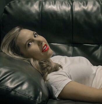 Taylor Tomlinson