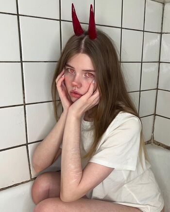 Full leaked Annitheduck / private onlyfans photo