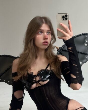 Full leaked Eby sarasvati/ private onlyfans photo