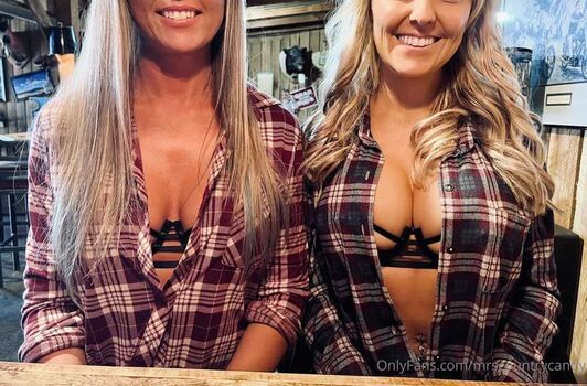 ThatBlondeHotwife