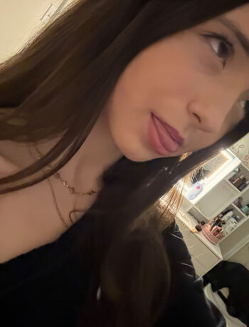 TheHoneyBeee