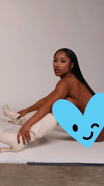 Tinaqueen_15