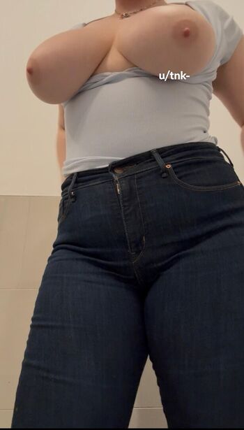 Full leaked Ashounch/ private onlyfans photo