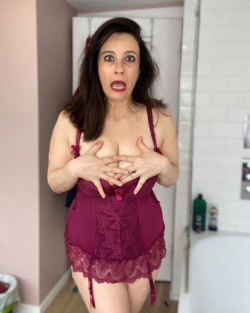 Tova Leigh