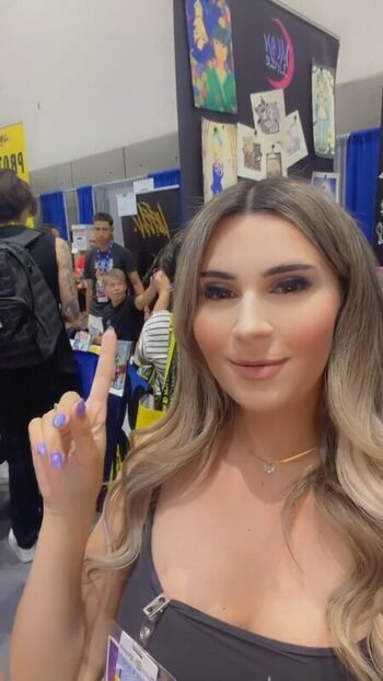 Full leaked Breezybabes/ private onlyfans photo
