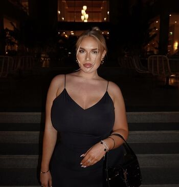 Full leaked Twentyoneeighteen private onlyfans photo