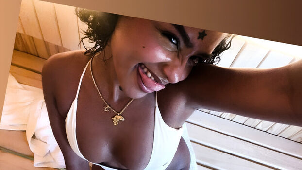 Full leaked Kitten/ private onlyfans photo