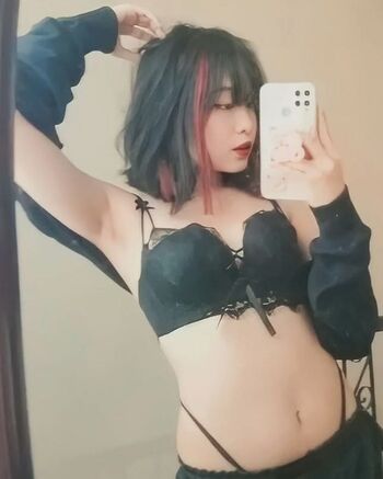 ur_LxliMxmmy