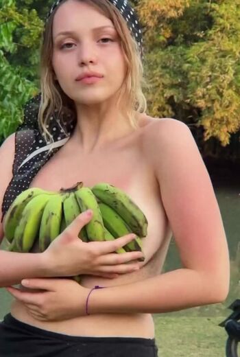 Full leaked Vassaussa private onlyfans photo