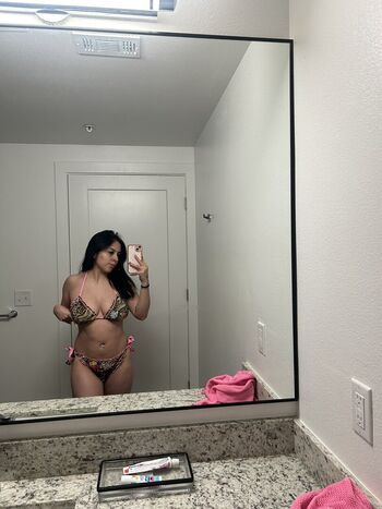 viannneyyyyy_