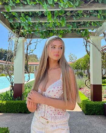 Full leaked Victoriarozmajzl private onlyfans photo