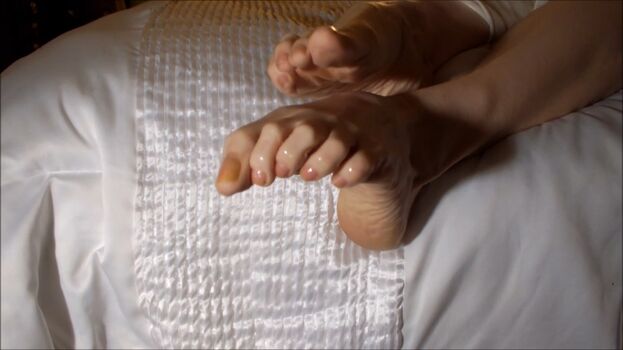 Full leaked Violet s toes violet s perfect feet page private onlyfans photo