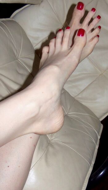Full leaked Violet s toes violet s perfect feet private onlyfans photo
