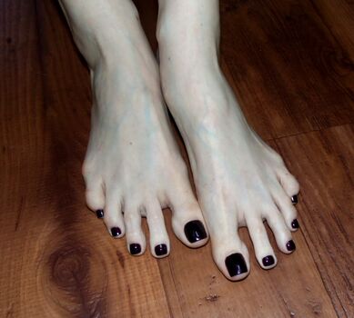 Full leaked Violet s toes violet s perfect feet private onlyfans photo