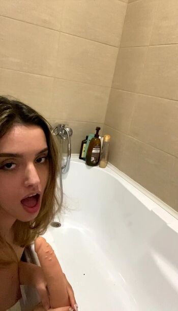 Vivienne Noir