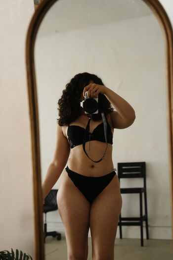 Full leaked Asia valenti/ private onlyfans photo