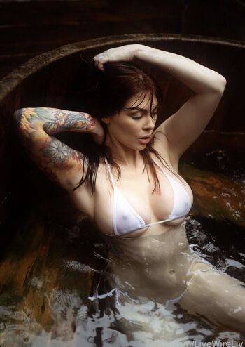 WatchGirlsPlay