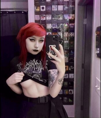 WatchGirlsPlay