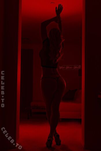 Full leaked Whatmeikemakes  page private onlyfans photo