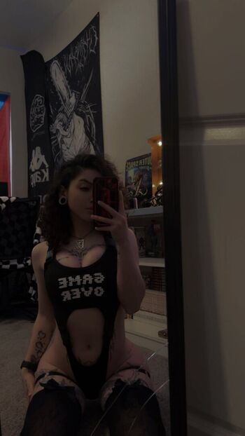 Full leaked Axilirator/ private onlyfans photo