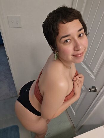 Full leaked Karlee grey / private onlyfans photo