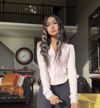 Full leaked Ame in a van/ private onlyfans photo