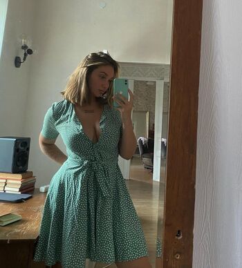 Full leaked Elle pyo/ private onlyfans photo