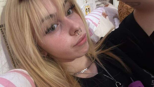 Full leaked Who is this / private onlyfans photo