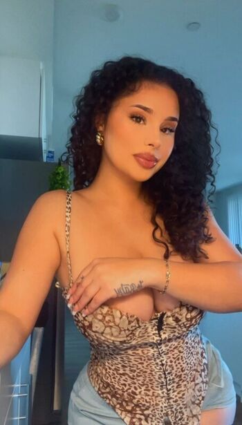 Full leaked Victtoria medeiros / private onlyfans photo