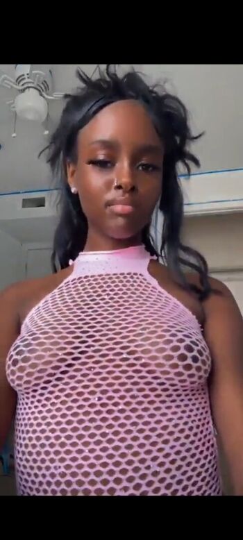 Full leaked Iris mulas/ private onlyfans photo