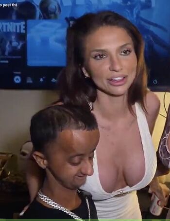 Full leaked Holly evans/ private onlyfans photo