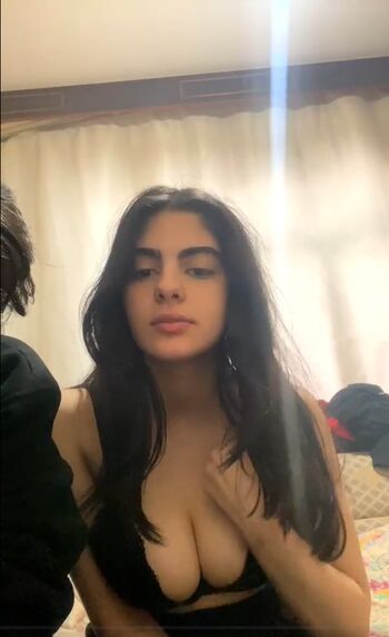 Full leaked Miaz/ private onlyfans photo
