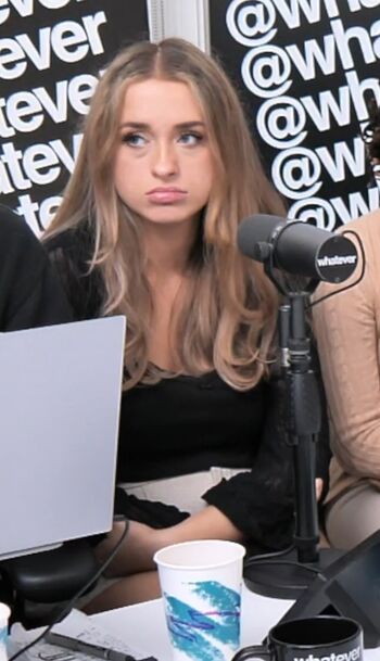 Full leaked Chloe fox/ private onlyfans photo