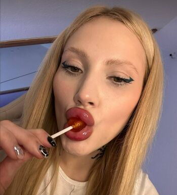 Full leaked Horny hamburger/ private onlyfans photo